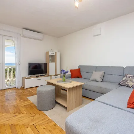 Apartman Lichtdurchflutetes Mit Tollem Meerblick, Waschmaschine - Hundefreundlich Klenovica