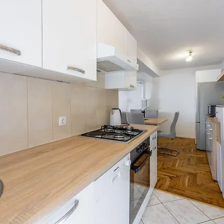 Lichtdurchflutetes Mit Tollem Meerblick, Waschmaschine - Hundefreundlich Klenovica