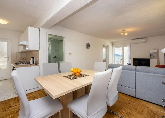 Lichtdurchflutetes Mit Tollem Meerblick, Waschmaschine - Hundefreundlich * Klenovica